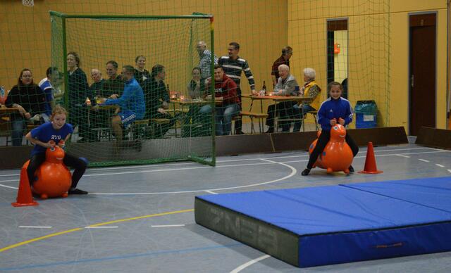 Sport und Spass beim RVB; mit kleinen sportlichen "Wettkämpfen" klang der Sonntag aus | Foto: |szip