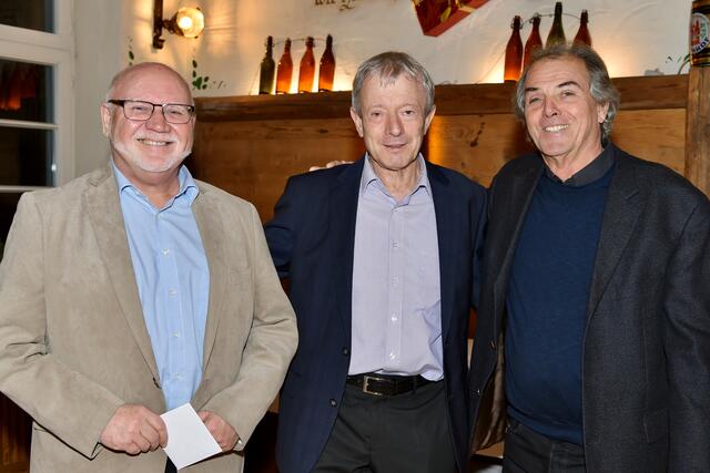 Die Gewinner  des Philatelistischen Quiz: Sfr Rudi Wolf und Kurt Schumacher, Wolfgang Dreher Organisator des Philatelistischen Quiz (Bildmitte)