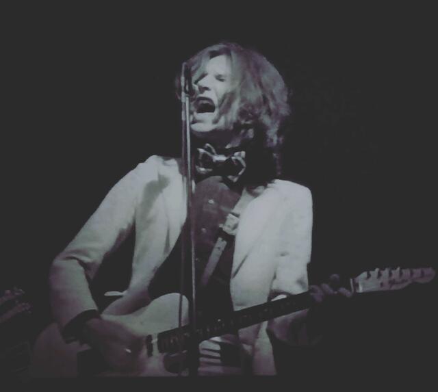 Blick ins Buch: Ray Davies von den Kinks bei seinem Auftritt in Germersheim | Foto: Heike Schwitalla