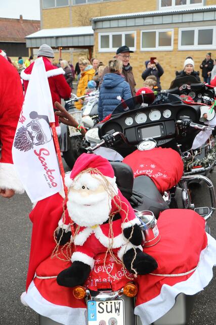Die Harley Davidson Riding Santas bringen Weihnachtsstimmung in die Südpfalz | Foto: Heike Schwitalla