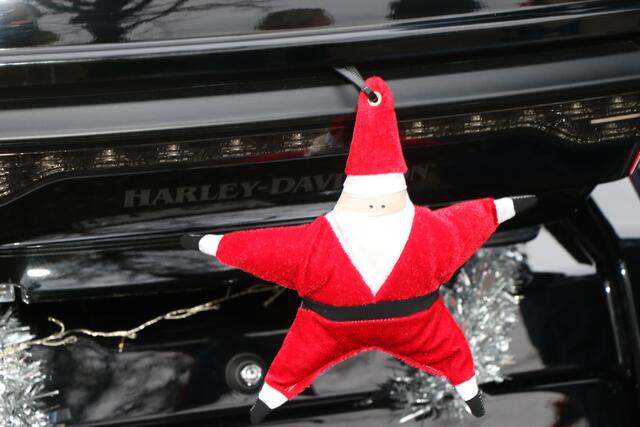 Die Harley Davidson Riding Santas bringen Weihnachtsstimmung in die Südpfalz | Foto: Heike Schwitalla