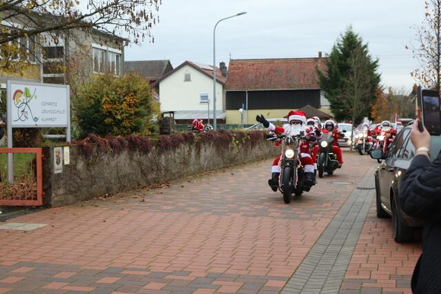 Die Harley Davidson Riding Santas bringen Weihnachtsstimmung in die Südpfalz | Foto: Heike Schwitalla