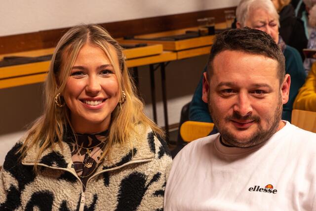 Jule Holtkamp und Tobias applaudierten aus dem Publikum | Foto: Hans-Peter Melder