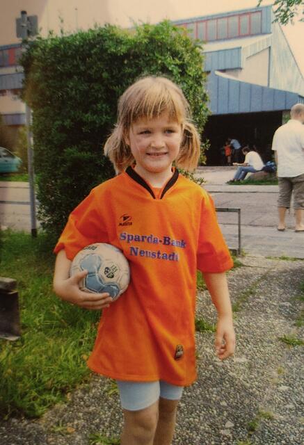 erste Ballkontakte in Hassloch | Foto: Emily Hagedorn