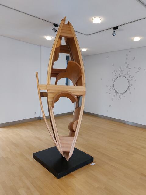 Stefan Engel: Kapsel, Biegesperrholz, formverleimte Linde | Foto: Brigitte Melder