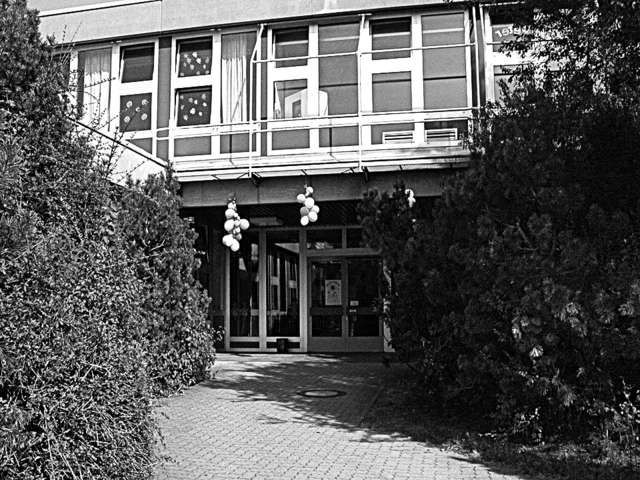 1984 begann die Arbeit von Rebecca Jungkind und einer weiteren Betreuerin 
mit zunächst fünf Kindern im ehemaligen Musikraum der Paul-Moor-Schule. | Foto: Dennis Christmann/Lebenshilfe Südliche Weinstraße