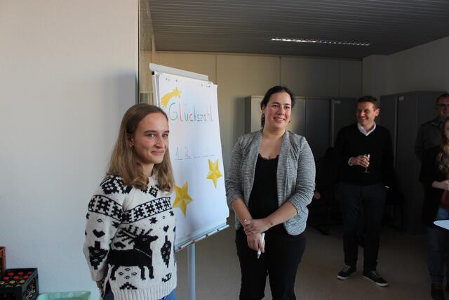 Volontärin Katharina Schmitt und Redakteurin Jessica Bader