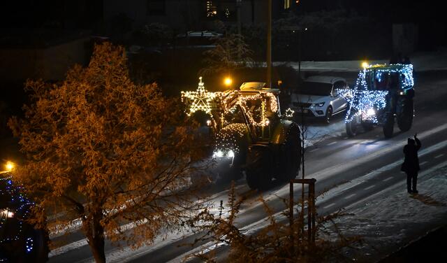 Traktoren südpfälzischer Landwirte im Advent 2022 | Foto: A. Abt