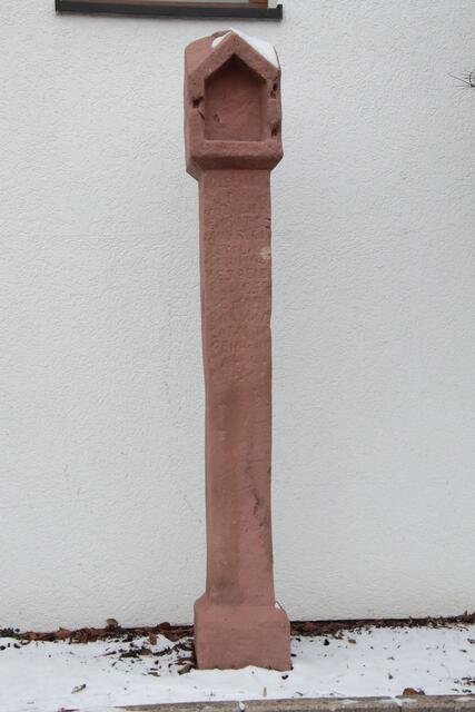 Der Bildstock aus der Hauptstraße hat im Knittelsheimer Weg einen neuen Platz gefunden | Foto: Franz-Walter Mappes