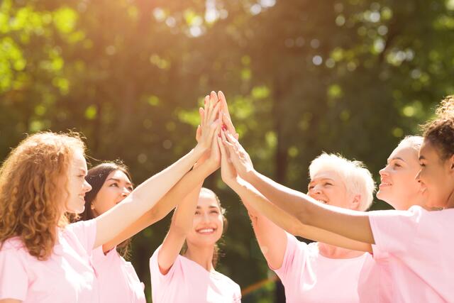 Das Ehrenamt ist die Stütze unserer Gesellschaft. Jede Person kann etwas, das einer anderen Person hilft. | Foto: Prostock-studio/stock.adobe.com