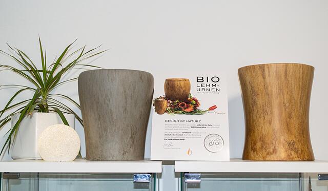 Die Begriffe "Bio" bzw. "biologisch" bezeichnen Urnen, die aus einem natürlichen bzw. abbaubaren Material hergestellt werden. | Foto: Frank Schäfer