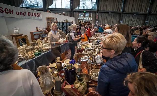  Foto zu Anfang Februar in der Schwarzwaldhalle: Endlich wieder Pfennigbasar in 