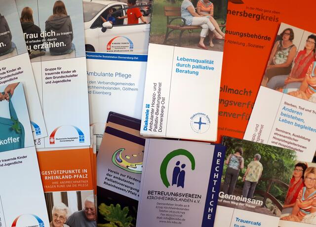 Es gibt viele Möglichkeiten der Unterstützung - die Hospizdienste informieren!
