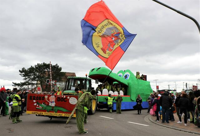 Kreativ gestaltete Motivwägen zählen zu den Highlights jedes Umzugs | Foto: Heike Schwitalla