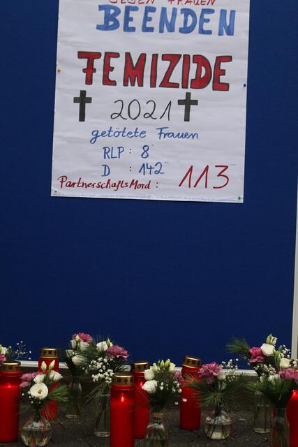 Am Internationalen Frauentag, jedes Jahr am 25. November, machen Frauenverbände auf die Opfer aufmerksam. Sie fordern nicht nur Strafen gegen die Täter, sondern wollen aufmerksam machen, auf diese Form der Gewalt. | Foto: Gisela Böhmer