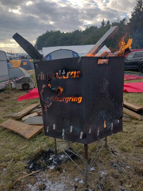 Feuerkörbe sorgen für eine besondere Atmosphäre (Foto Michael Sonnick)