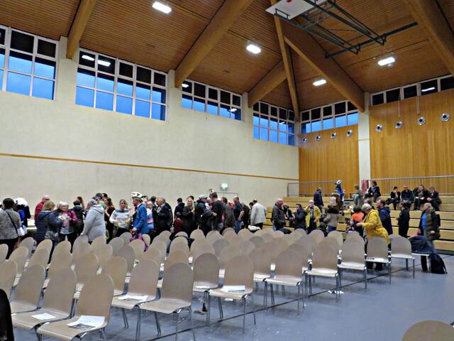 Die Schlacht auf den Sekt und Brezel kann beginnen | Foto: Brigitte Melder