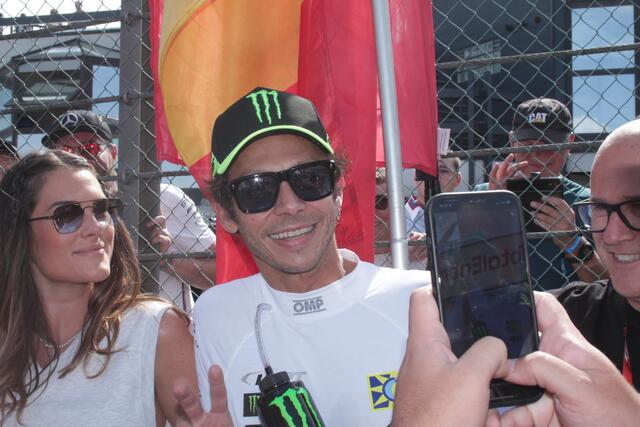Der ehemalige Motorrad-Weltmeister Valentino Rossi (BMW) startet auch in Dubai (Foto Michael Sonnick)