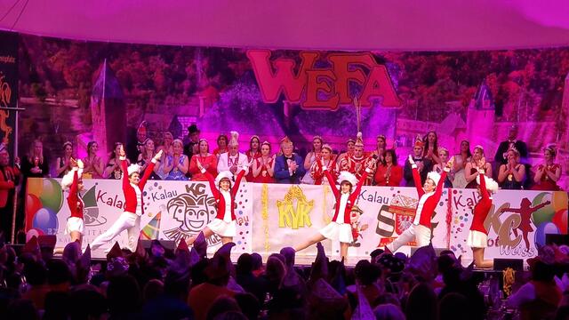 Tolle Stimmung ausverkaufte Halle bei der WeFa-Sitzung am 15. Januar  Foto: Ralf Vester