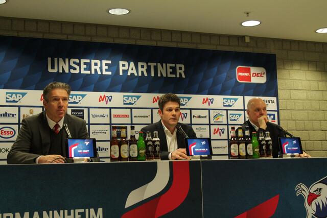 Die Trainer bei der Pressekonferenz (Foto Michael Sonnick)