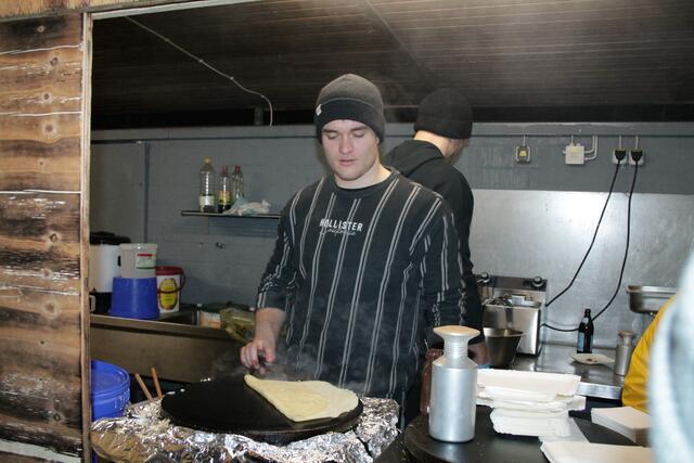 Max Neuhaus machte die meisten Crepes (Foto Michael Sonnick)