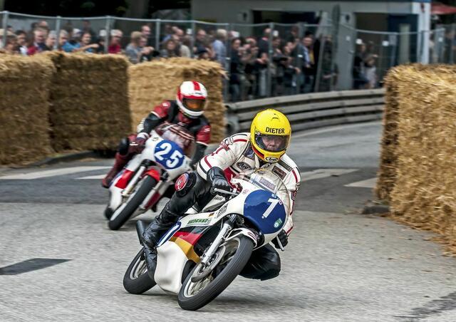 Dieter Braun vor Reinhard Hiller (beide Yamaha 350 ccm)