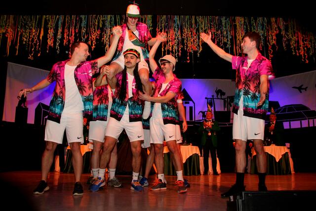 Das Männerballett der Ramsteiner Bruchkatzen  | Foto: Günter Kries