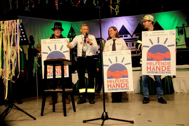 Stadtbeigeordneter Joachim Felke, Landrat Ralf Leßmeister, Erste Kreisbeigeordnete Gudrun Heß-Schmidt, Landtagsabgeordneter Marcus Klein  Foto: Günter Kries