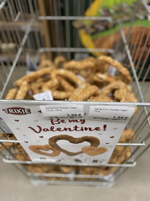 Nicht nur zum Valentinstag freuen sich die Hunde über ein Herz | Foto: Claudia Bardon