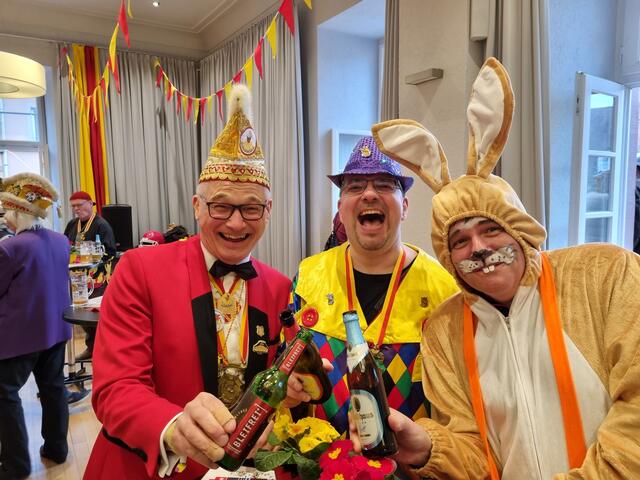 Hatten Spaß im Rathaus: Karlsruhes Fastnachts-Chef Michael Maier, Oliver Mächtlinger von durlacher.de und Thomas Haas von der "Privatbrauerei Waldhaus" | Foto: www.jowapress.de