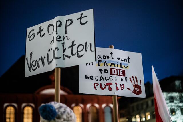 Deutliche Botschaften bei der Kundgebung auf dem Mannheimer Marktplatz. | Foto: Christian Gaier