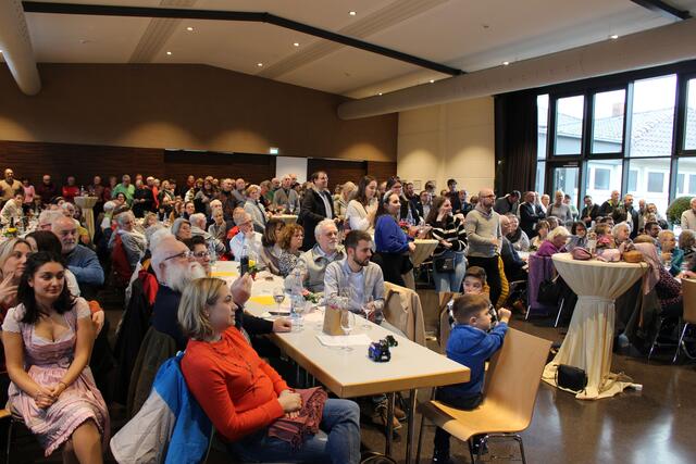 Das gespannt lauschende Publikum in der Gimmeldinger Meerspinnhalle | Foto: markus Pacher