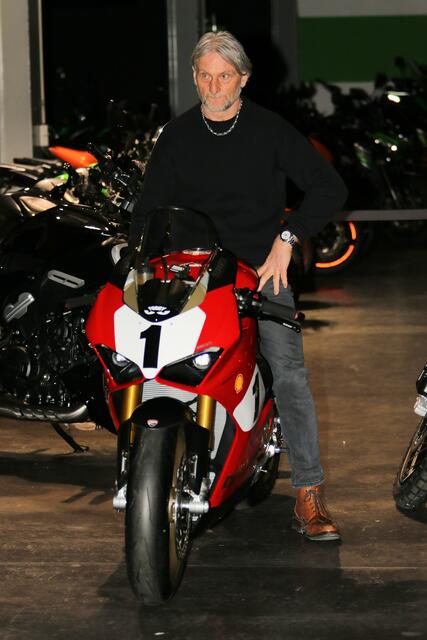 Carl Fogarty auf der Ducati (Foto Thomas Haas)