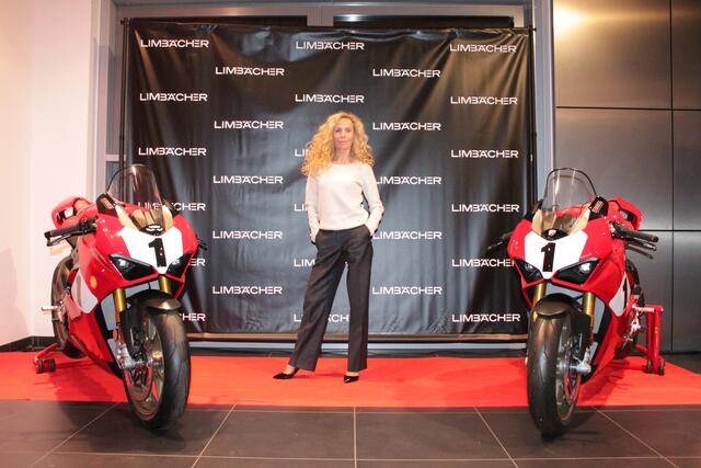 Die Geschäftsführerin Monika Schwill beim Charity-Event von Limbächer in Stuttgart (Foto Michael Sonnick)