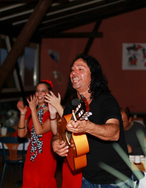 Tour de Kneip: Heiße Flamenco-Rhythmen servieren die „Canaria Gypsies“ im Konfetti. | Foto: Palatina-Concerts