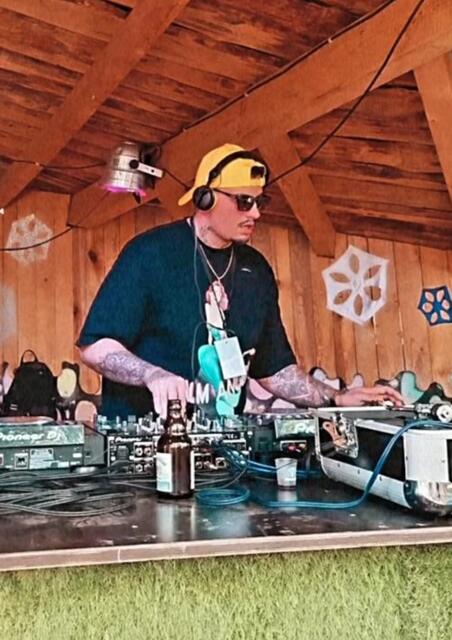 Tour de Kneip: Zwei DJs sorgen mit House/Elektro im Escobar für gute Stimmung. | Foto: Palatina-Concerts