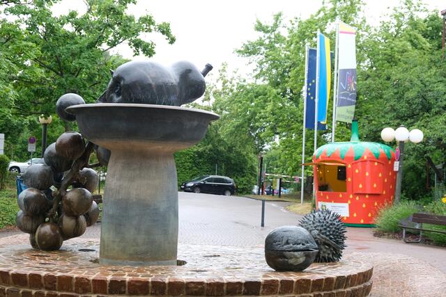 Beim Kreisempfang SÜW im Juni 2022 war der Brunnen noch vollständig | Foto: KV SÜW