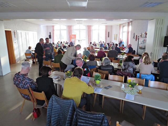 Ganz schön voll der Raum | Foto: Brigitte Melder