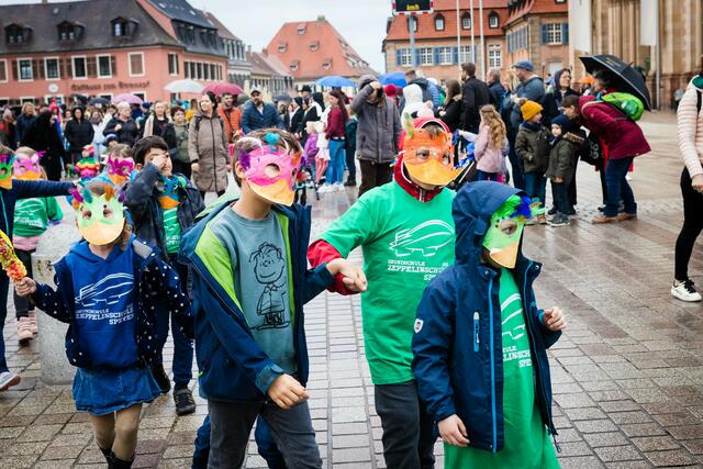 Die bunten Vögel der Zeppelinschule | Foto: Cornelia Bauer