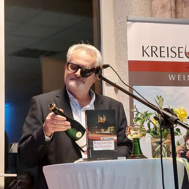 Fachmännischer Blick: Guter Tropfen | Foto: Brigitte Melder