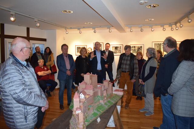 Museumsleiter Sven Gütermann bei der Begrüßung  | Foto: B. Bender