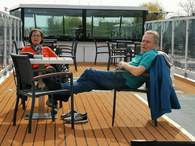 Auf der Fahrt zurück nach Paris konnte die Sonne auf Deck genossen werden. | Foto: Ulrich Arndt