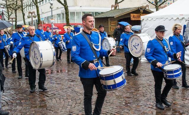 Die Veranstaltung wurde auch in diesem Jahr wieder mit dem Aufmarsch des Fanfaren- und Spielmannszugs Niedersimten eröffnet | Foto: Frank Schäfer