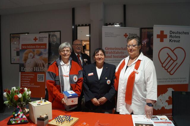 Auch das DRK informierte an einem Stand  | Foto: Stephanie Walter