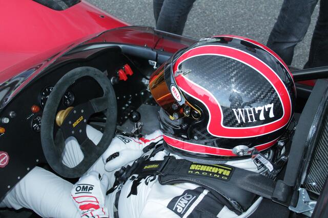 Walter Hoffmann aus Neuhofen in seinem McLaren V8-Sportwagen (Foto Michael Sonnick)