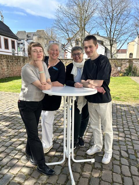Vier im Stadtatelier: (v.l.) Katharina Hamp, Susanne Höllinger, Karin Maria Haase und Erik Iselborn | Foto: Petra Rödler