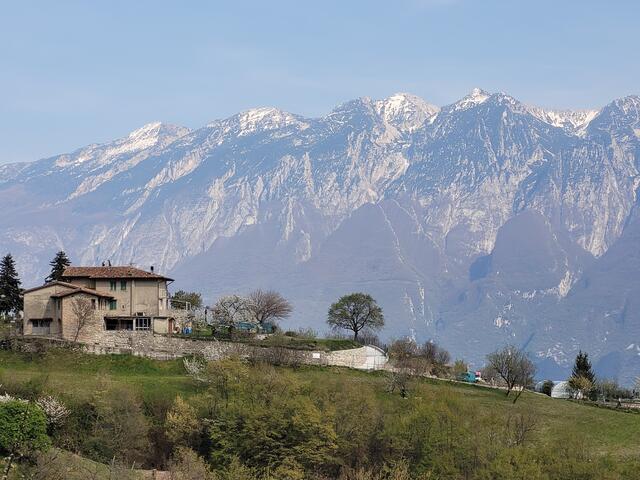 Die hochalpine Monte Baldo Gruppe: Traumhafte Berge am anderen Ufer des Gardasees | Foto: Markus Pacher