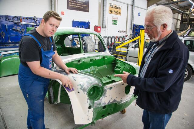Karosseriebau erfordert viel Geschick | Foto: Roland Kohls