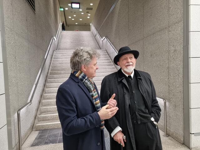 Diskussion in der Haltestelle mit OB Frank Mentrup | Foto: www.jowapress.de