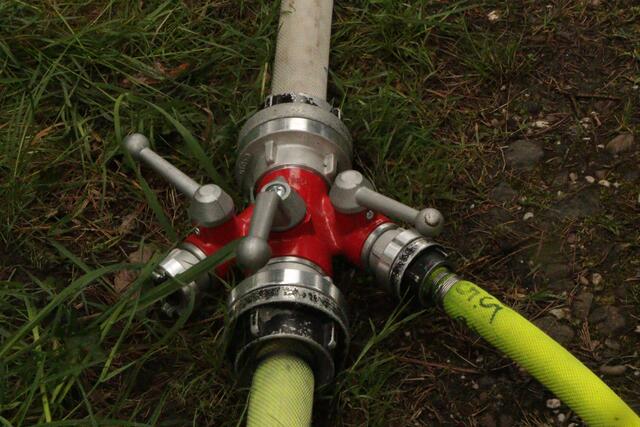 Der Brand- und Katastrophenschutz des Landkreises Germersheim führte bei 
Scheibenhardt  gemeinsam  mit  den  Feuerwehren  der  angrenzenden  Gemeinden und französischen Feuerwehreinheiten eine Waldbrandübung durch | Foto: Heike Schwitalla